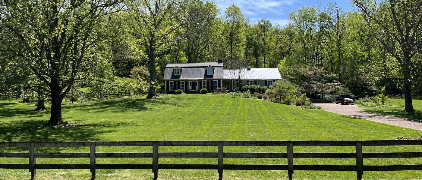 Leaf Removal & Clean-Ups results in Middle Tennessee